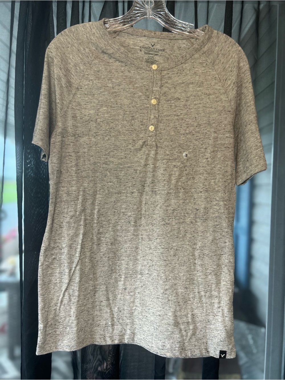 American Eagle Outfitters Heathered Light Gray Short Sleeve Henley